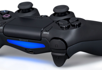 PS4, niente PS4 Eye nel bundle per tenere il prezzo più basso