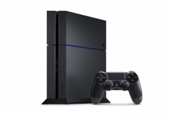 Ecco come cambia la nuova Playstation 4 (CUH-1200)