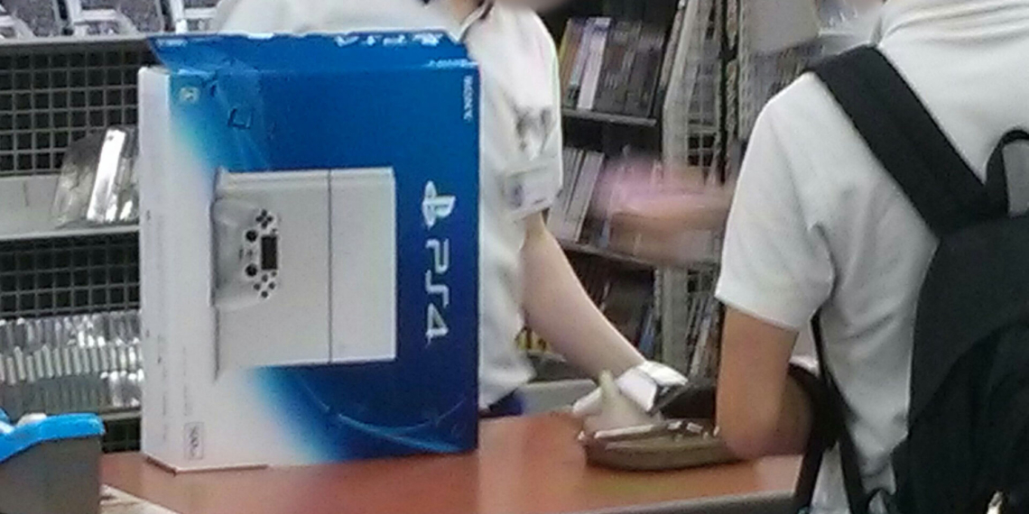 In Giappone PS4 subisce un taglio di prezzo: record di vendite