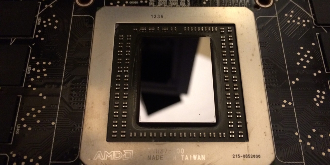 Qualcuno ha convertito una R9-290 in 390X