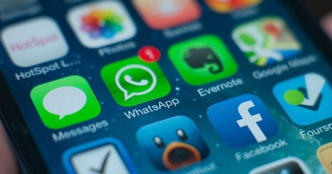 WhatsApp sarà gratuito, per sempre: tolto l’abbonamento annuale
