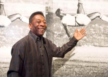 Pelè cita Samsung per 30 milioni di dollari