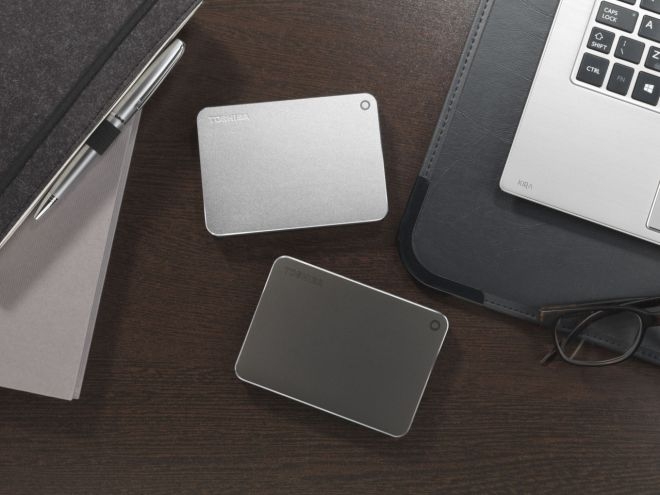 Toshiba Canvio Premium: nuovo hard disk portatile da 3 TB dal design fine