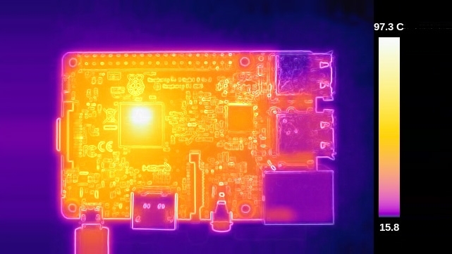 Raspberry Pi 3 in fusione: arriva quasi a 100 gradi C