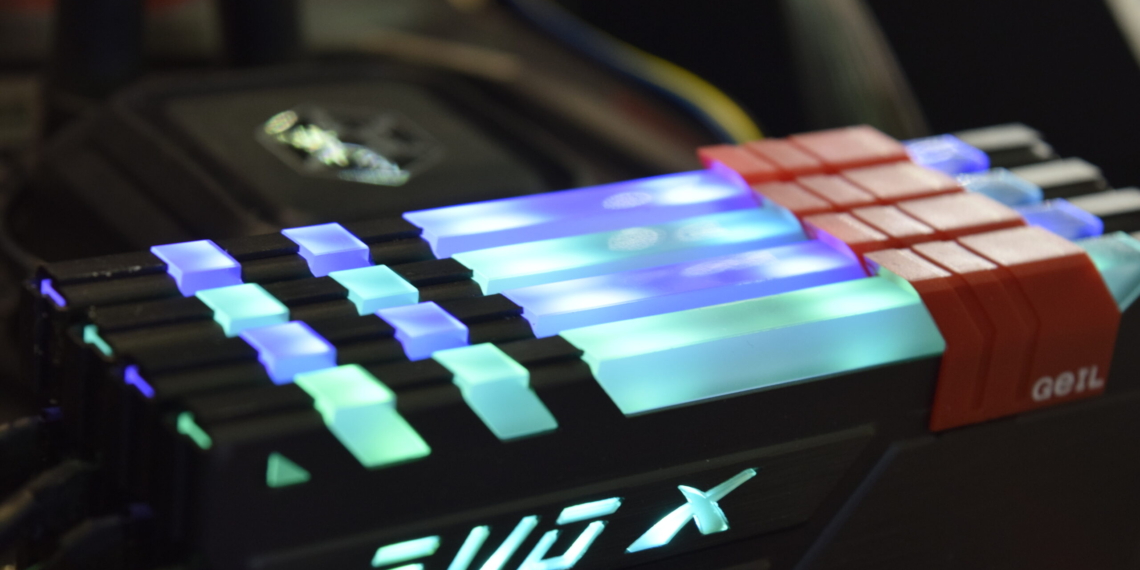 I piani di Geil per le nuove RAM DDR4 con LED RGB