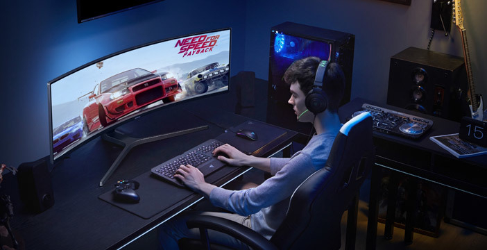 Samsung presenta il suo Big Monitor Gaming: un DoubleFHD da 49″ 32:9
