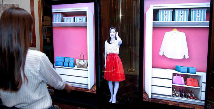 LG da record sul segmento display: è il suo il primo TV OLED flessibile e trasparente