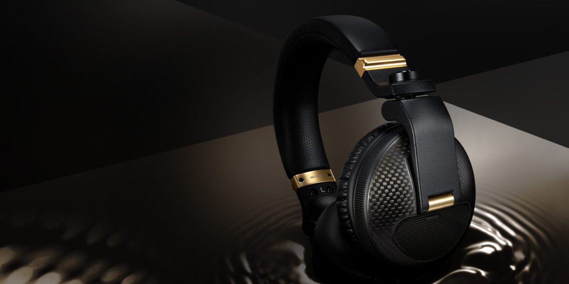 Pioneer DJ presenta le HDJ-X10C, cuffie premium in fibra di carbonio