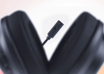 Creative annuncia le prime cuffie al mondo con tecnologia Super X-Fi