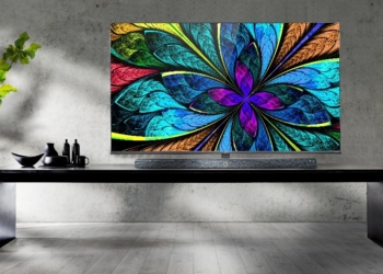 [CES 2019] TLC annuncia il suo primo TV 8K con intelligenza artificiale