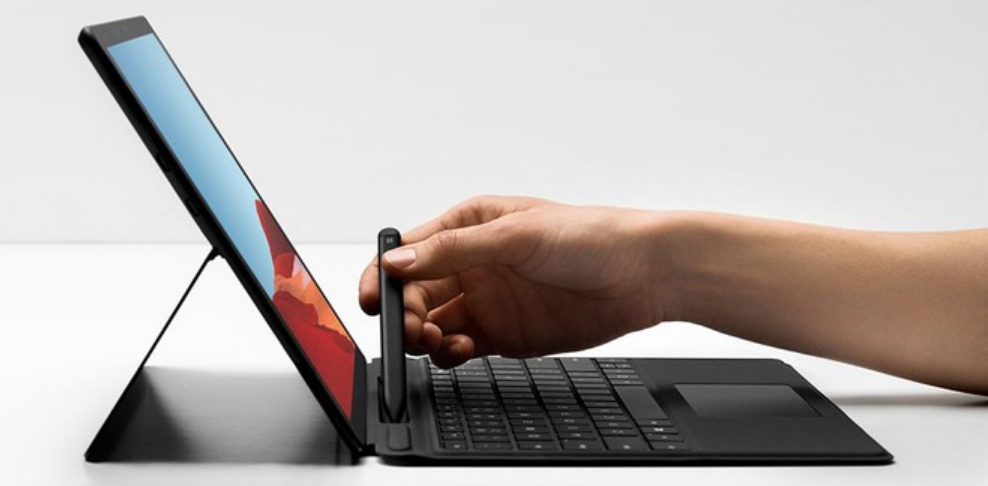 Microsoft toglie i veli ai nuovi Surface