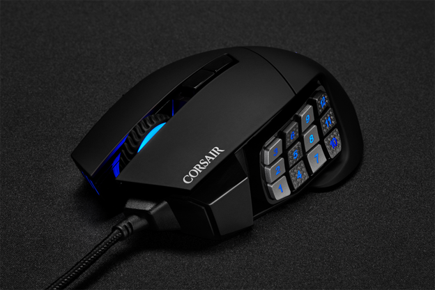 CORSAIR presenta la nuova versione del mouse gaming SCIMITAR RGB ELITE ed il nuovo mouse pad MM500 XXXL