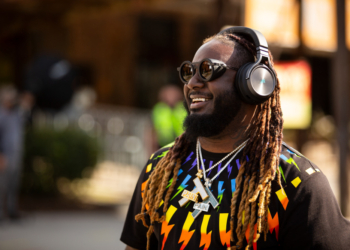 CORSAIR presenta la cuffia gaming VIRTUOSO RGB Wireless XT